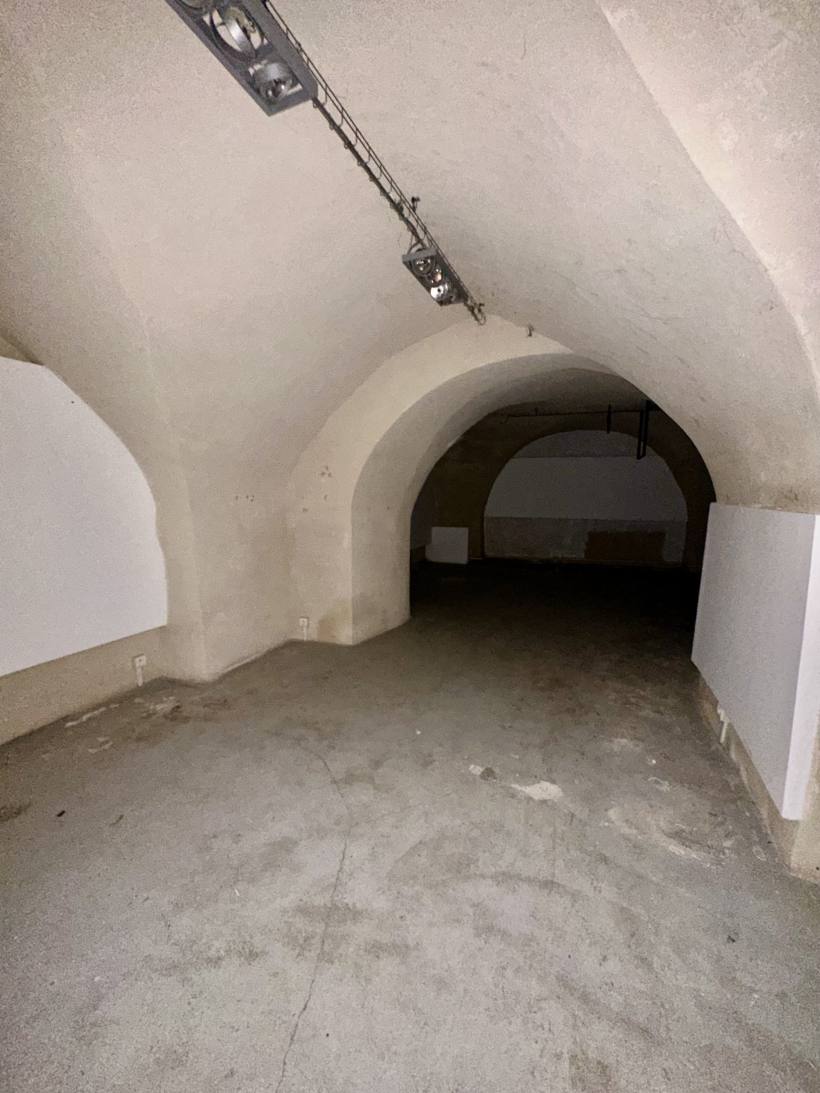 Local 75m² ECUSSON