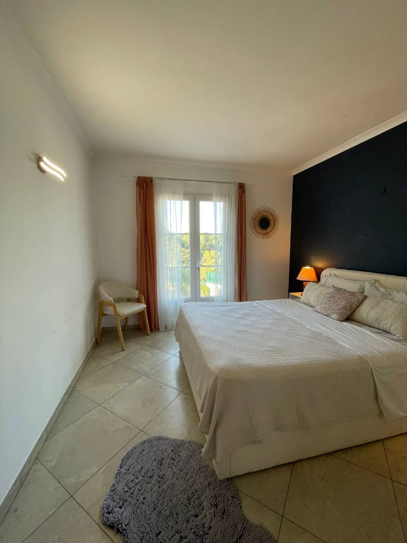 Nîmes, Villa + 2 gîtes et maison à finir